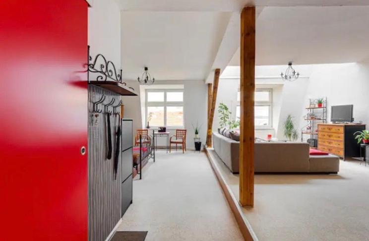 Lenka'S Cozy Red Studio + Lenka'S Cozy Gold Apartment Prag Exterior foto